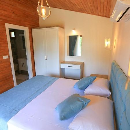Merry Bungalow & Tent Чирали Екстер'єр фото