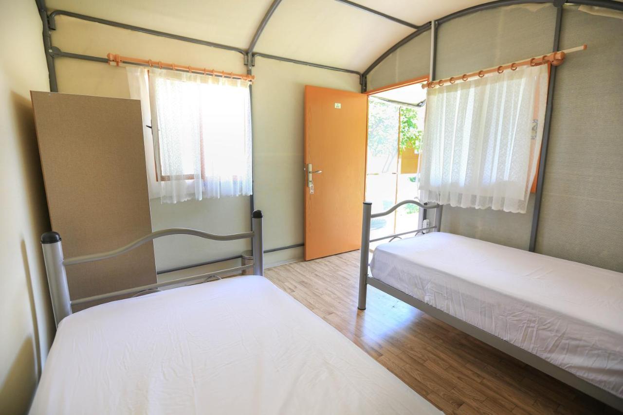 Merry Bungalow & Tent Чирали Екстер'єр фото